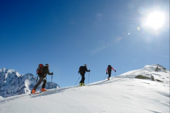 NEW * Guided snowshoeing tour